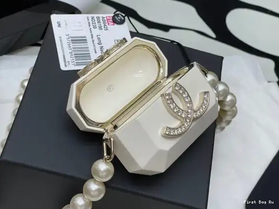 First Bag Ru CASE PRO AIRPODS NECKLACE CHANEL 0618